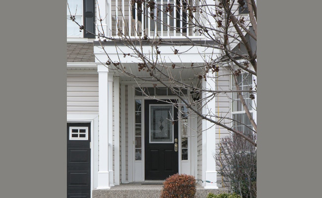 decorative pillars detail