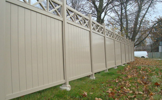 vinyl fence detail