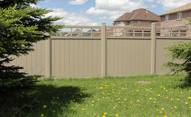 vinyl fence in Toronto