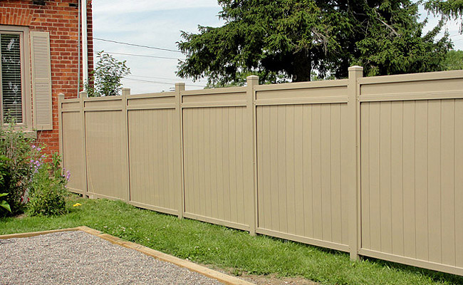 vinyl fencing