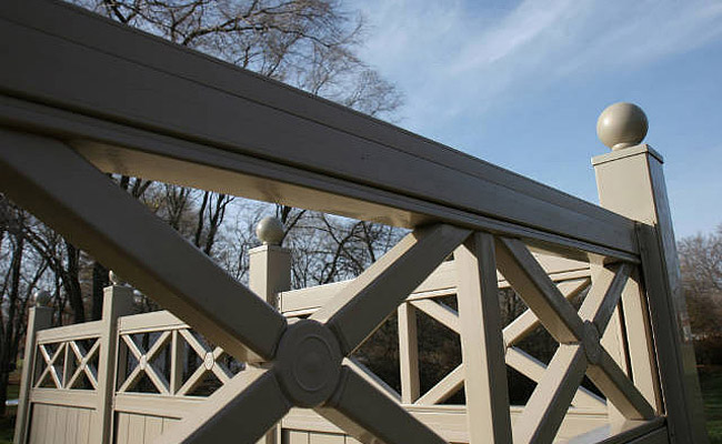 vinyl fencing detail