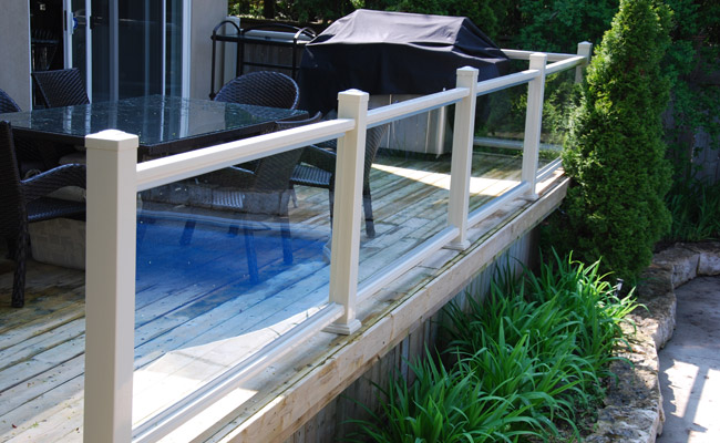 exterior vinyl railing with glass