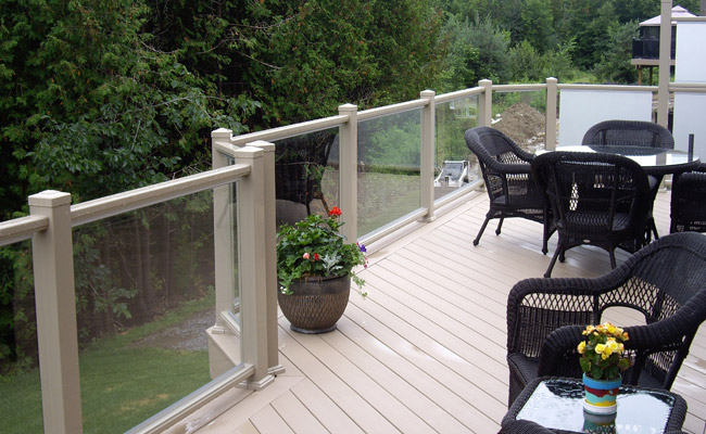 glass deck railing